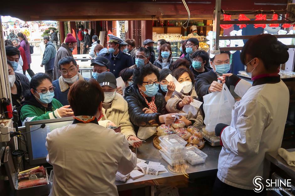 Tangyuan flying off shelves during holiday season