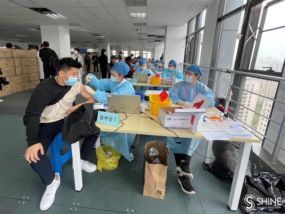 Holiday vaccination sessions for citys expats