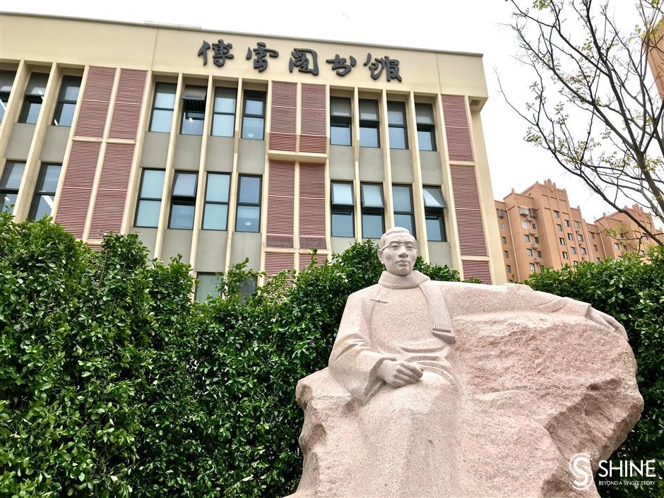 Statue unveiled in translator Fu Leis honor