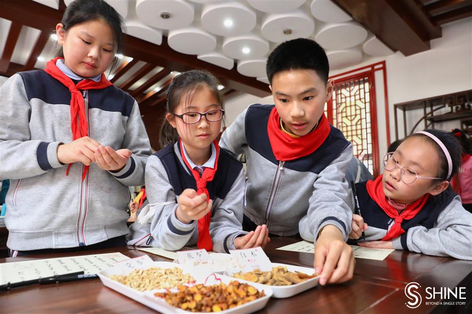 Children introduced to the poetry of TCM