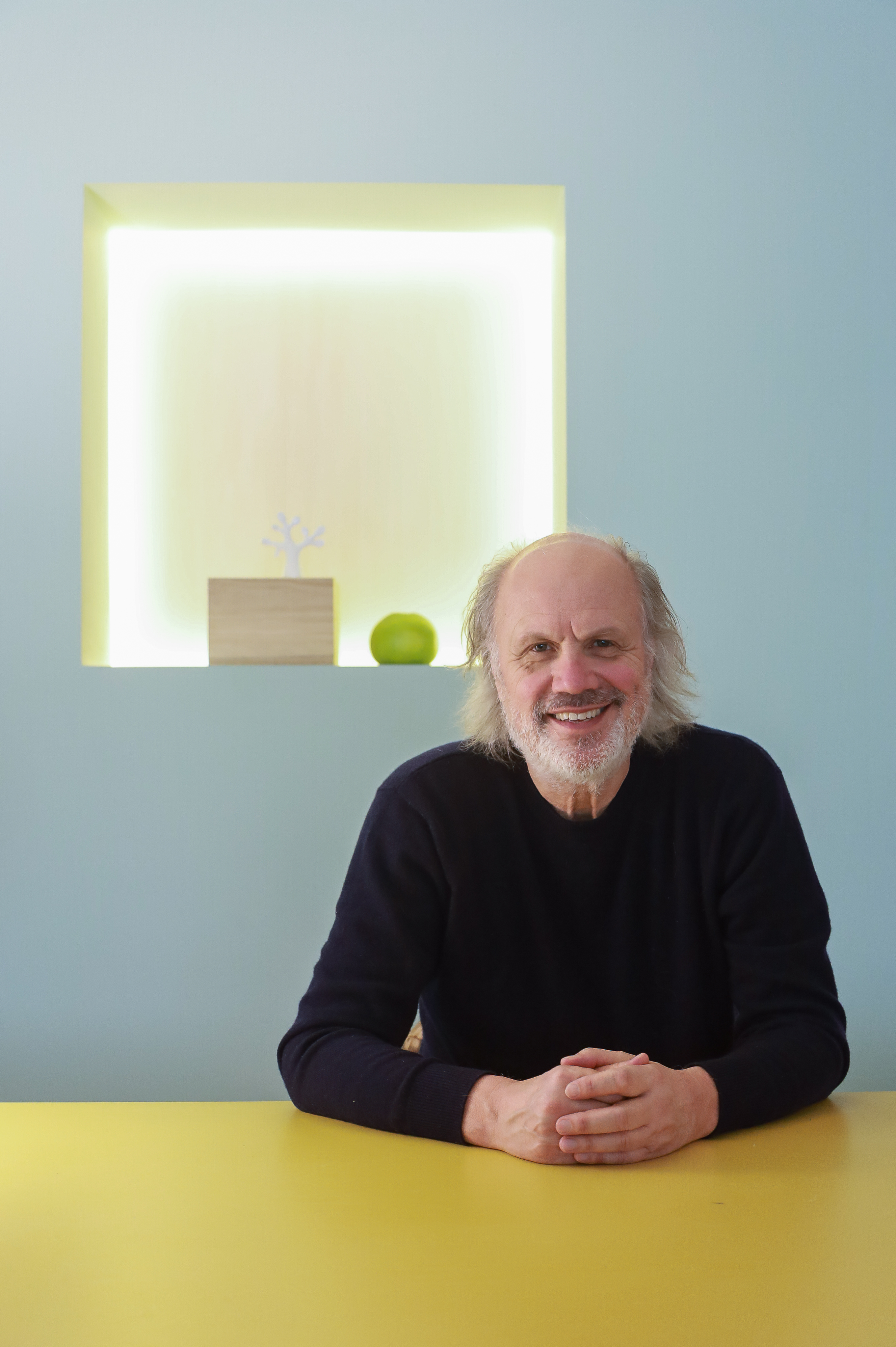 designer chooses humble life in shanghai