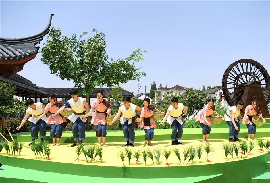 Qingpu District farm heritage performance on song