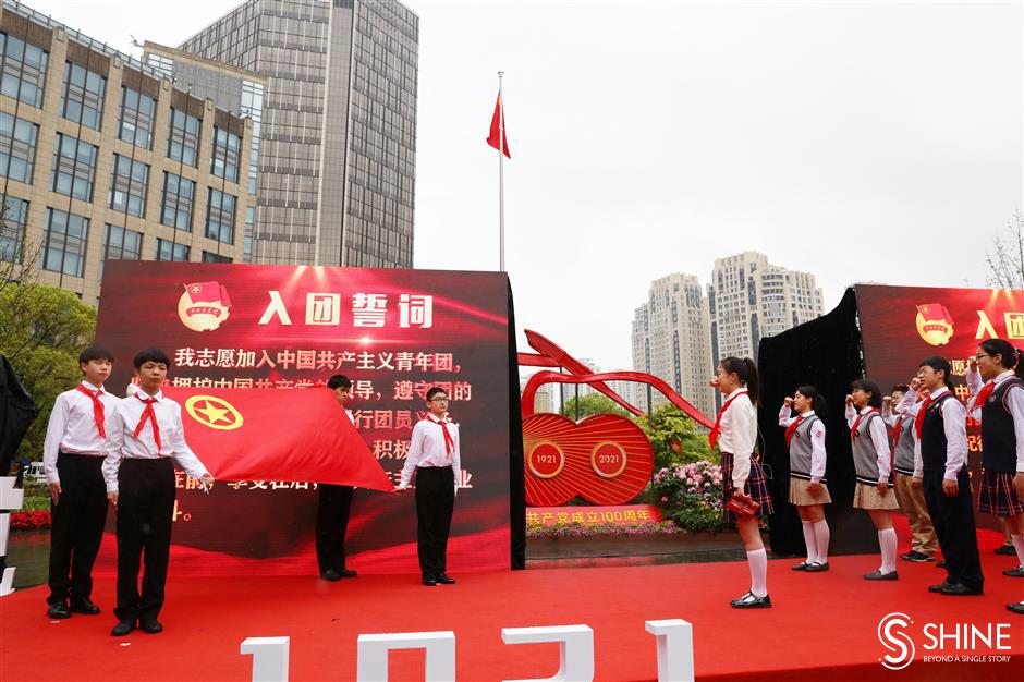 Students learn about CPC on Chinas Youth Day