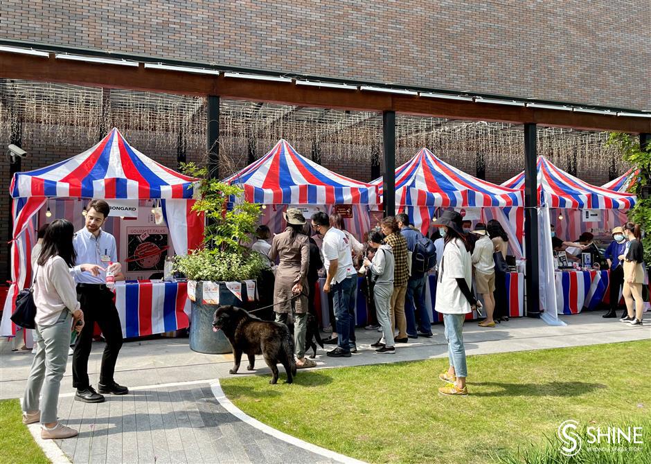 Xuhui plays host to French bread festival