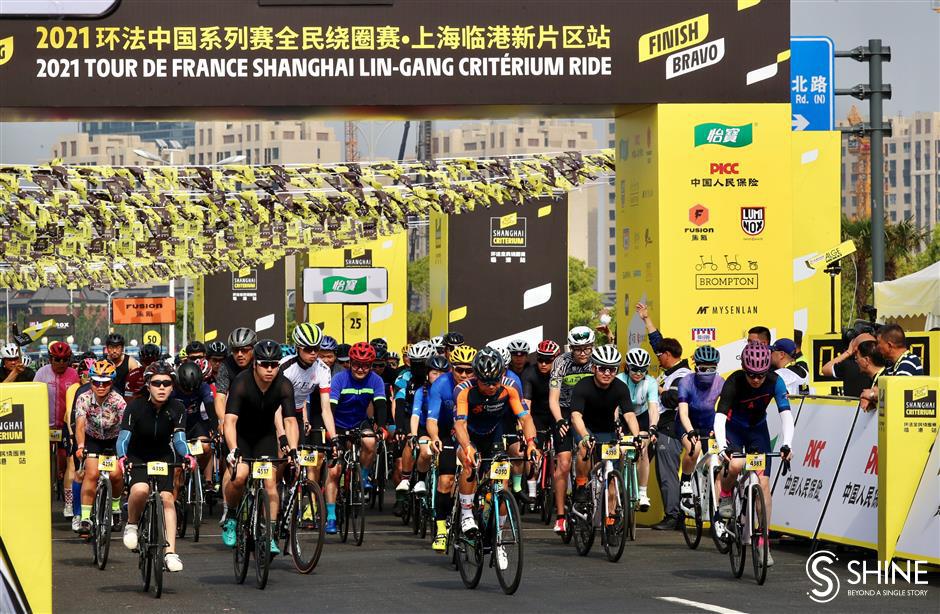 Cycle race staged in Shanghai's Lingang area a wheely good idea