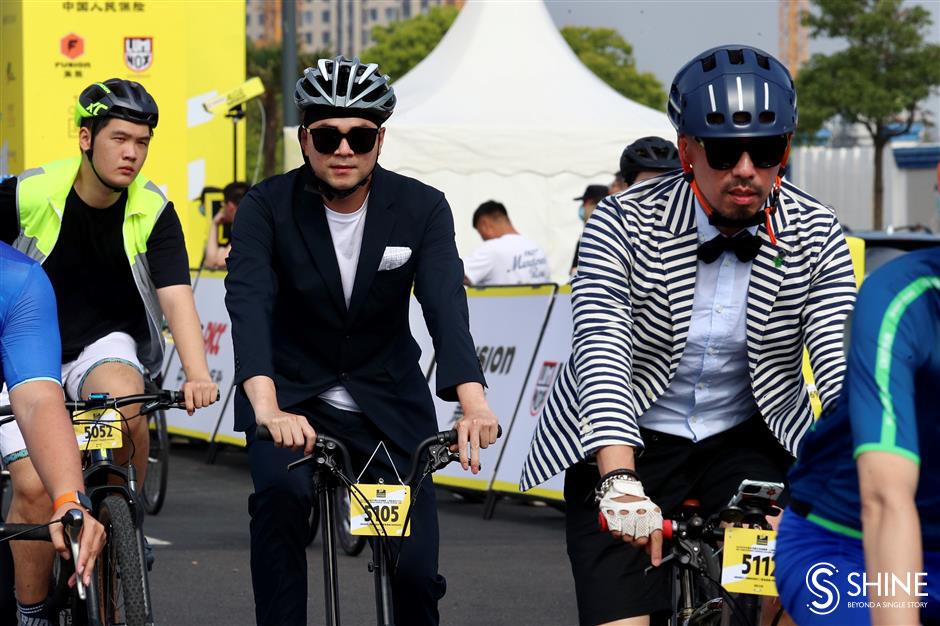 Cycle race staged in Shanghai's Lingang area a wheely good idea