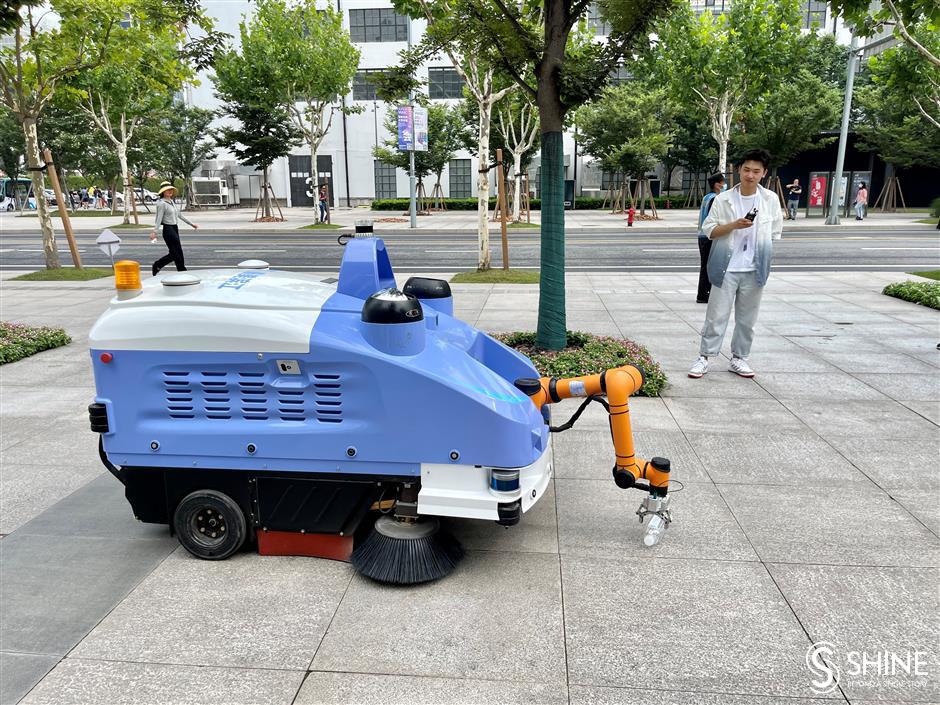 Robots strut their skills on West Bund waterfront