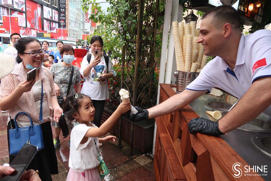 Shanghai ends soggy days, enters hottest period of summer