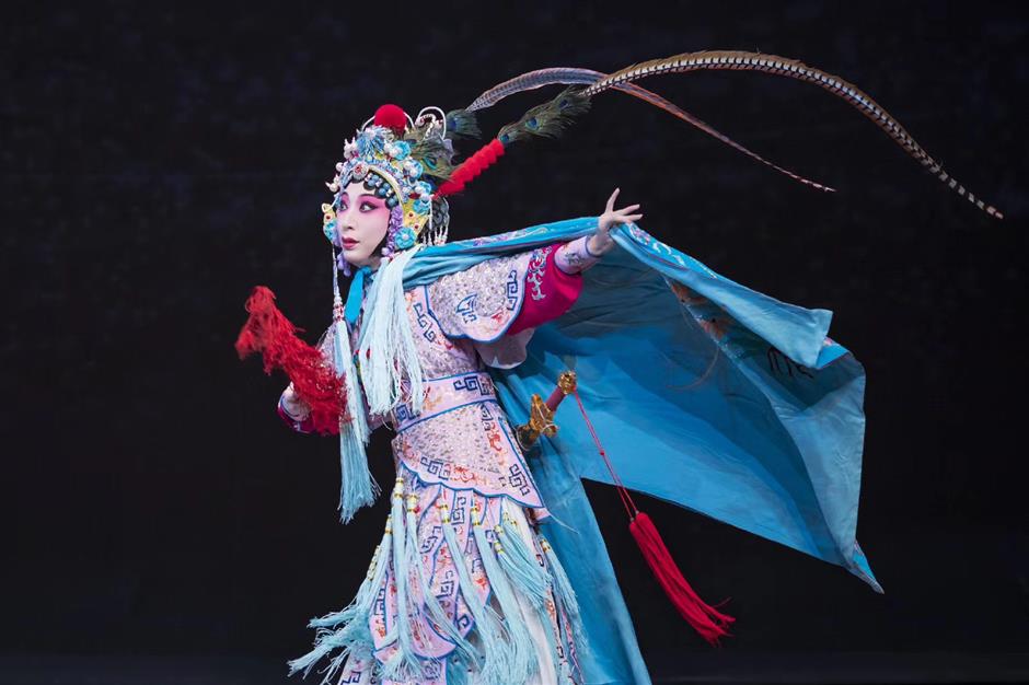 Following in footsteps of Peking Opera legend