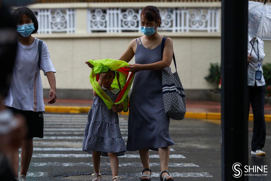 Heavy rain lashes city as Typhoon In-Fa nears