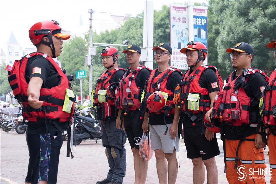 Shanghai rescue team supporting Henan floods heads back to help with typhoon