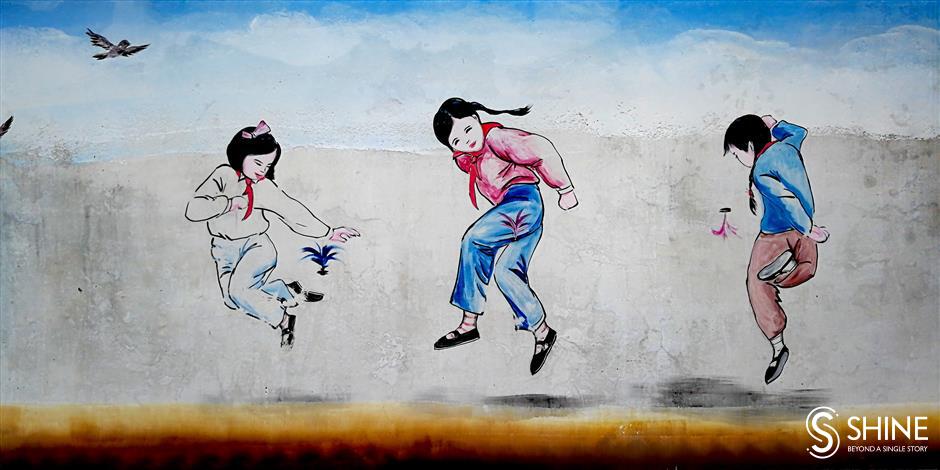 City's artistic wall paintings now seen in rural villages