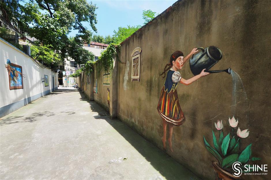 City's artistic wall paintings now seen in rural villages