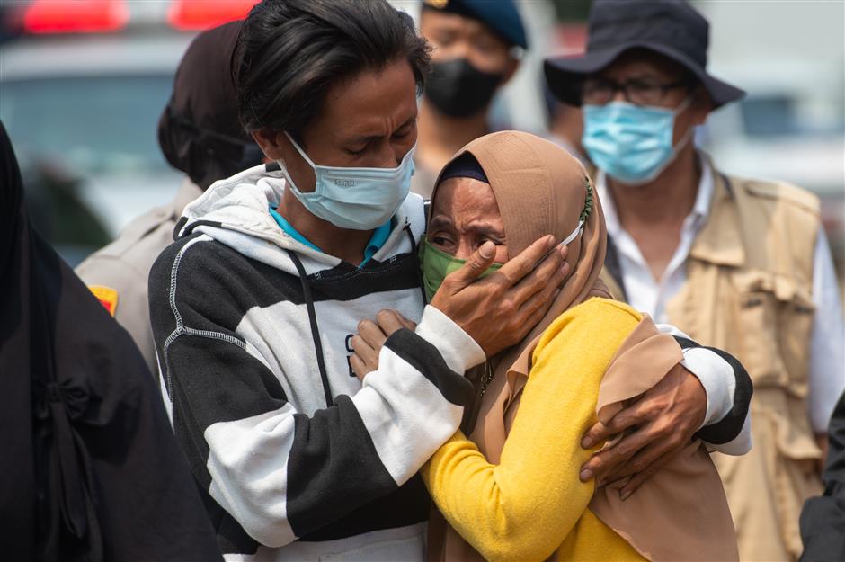 Fire kills 41 in overcrowded Indonesia prison block