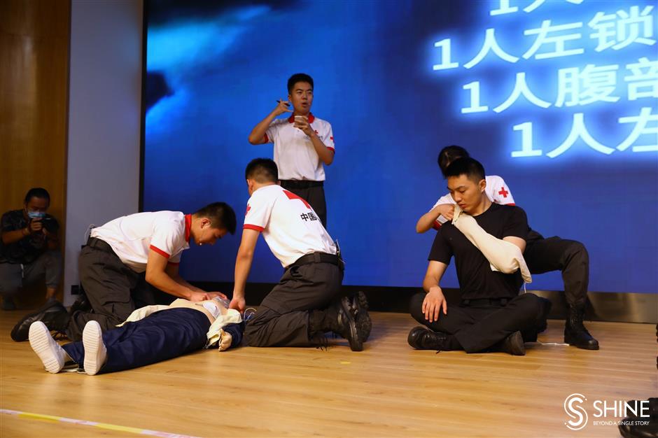 Red Cross first-aid training for transportation staff