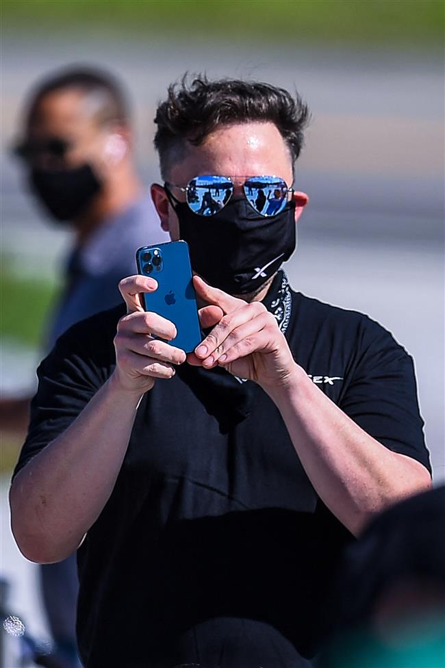 'Many will follow:' SpaceX sends all-civilian crew into orbit