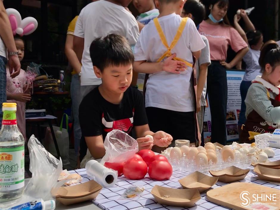 Fun and games open Shanghai's 18th Family Cultural Festival