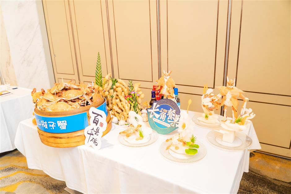 Taste tempters of Ningbo cuisine feature during tourism festival