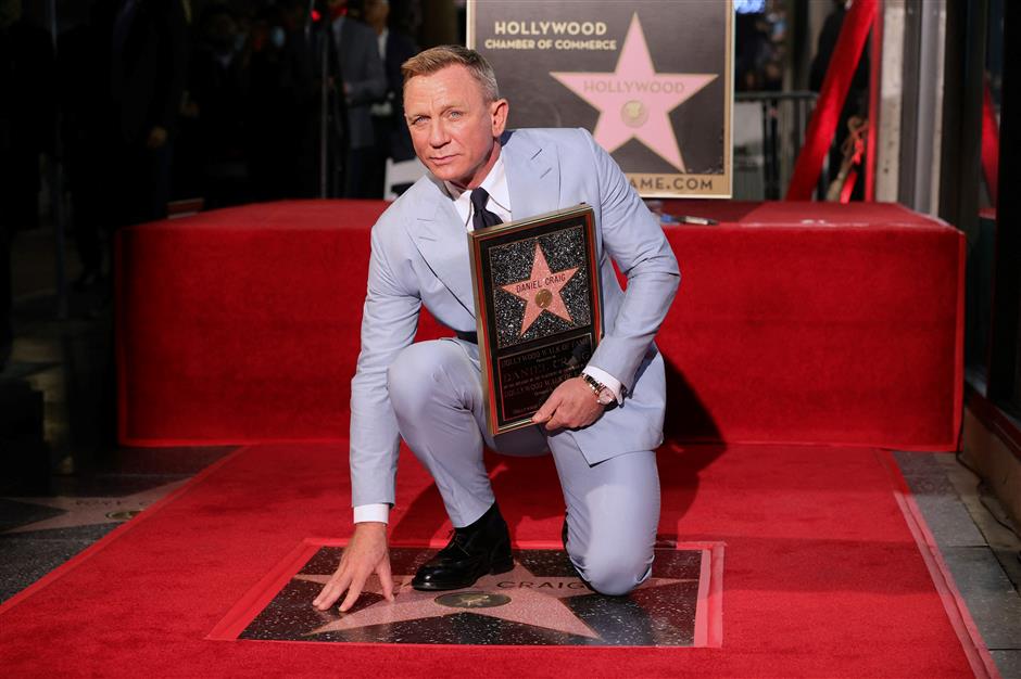 Shaken and starred: Bond star Craig honored on Hollywood Walk of Fame