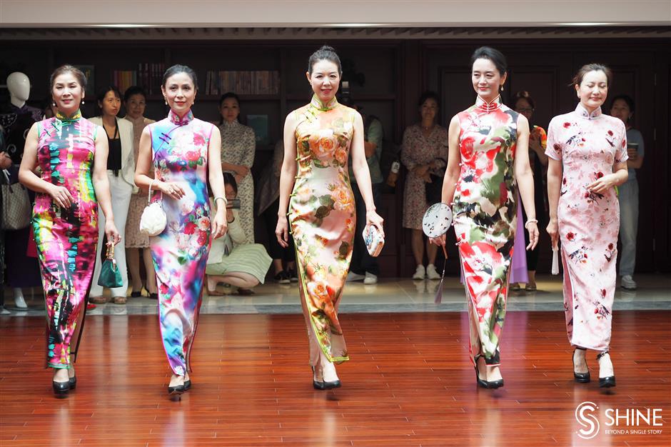 Consular spouses get a close look at <i>qipao</i> culture