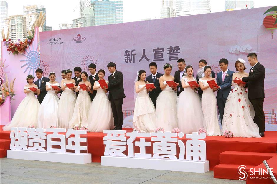 Group wedding a bed of roses for couples