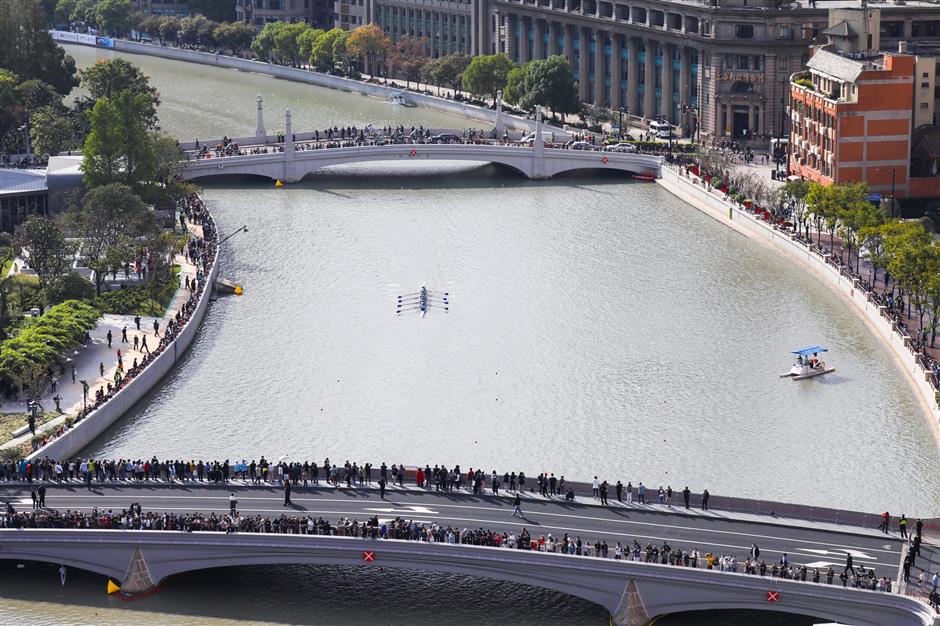 Suzhou Creek river regatta was simply 'oarsome'