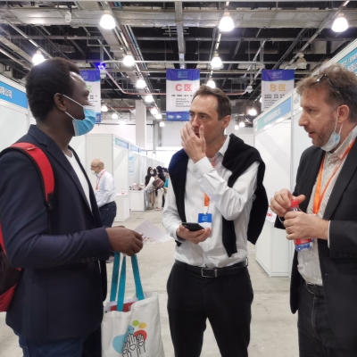 International job fair attracts multitude of companies and job seekers