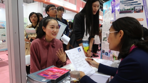 Chinese graduates have unique skills for a digitalized society, report finds - China Economy News