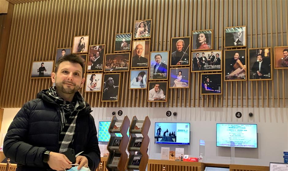 Shanghai's symphony orchestra spans the globe, draws new, younger fans
