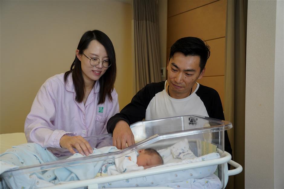 'Cradle of Shanghai' stays busy by delivering babies