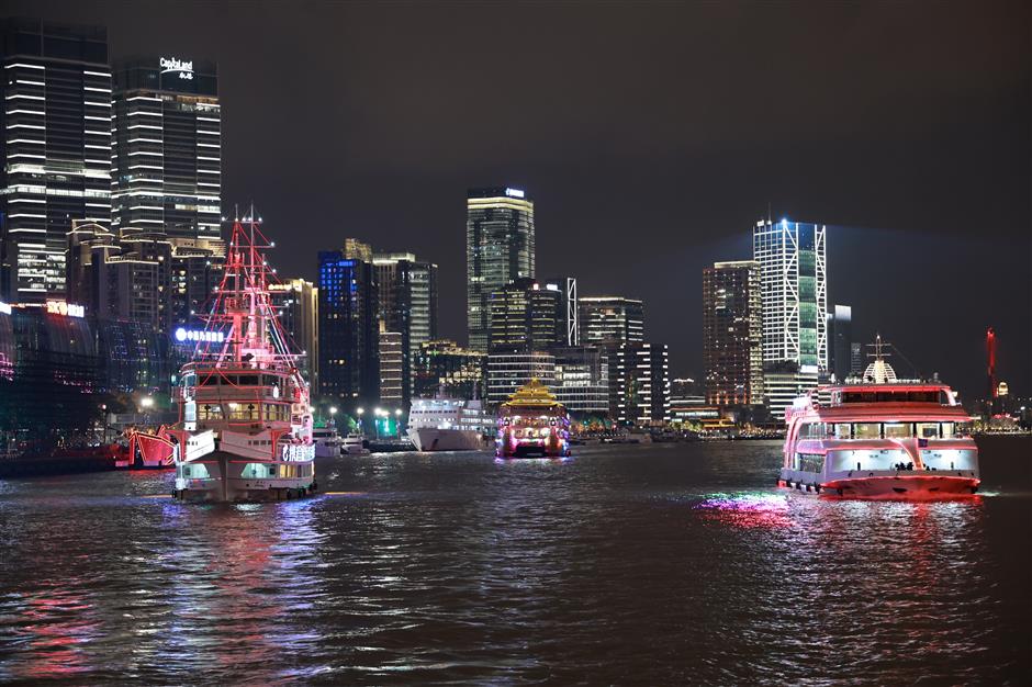 Veteran captain an eyewitness to city's growth from his bridge on iconic Huangpu River cruises