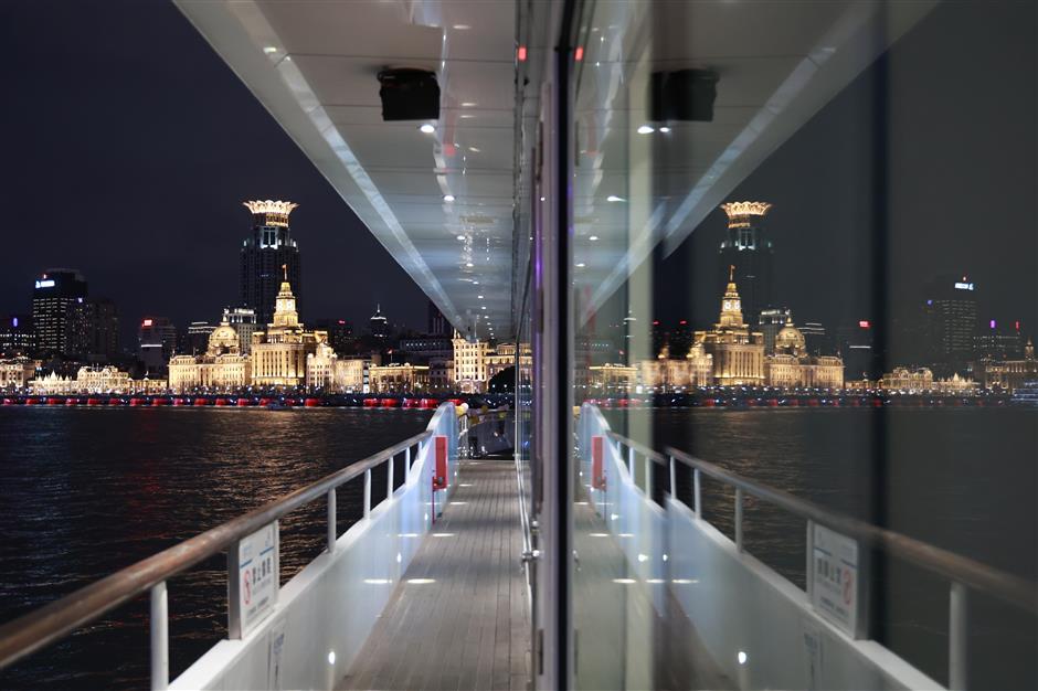 Veteran captain an eyewitness to city's growth from his bridge on iconic Huangpu River cruises