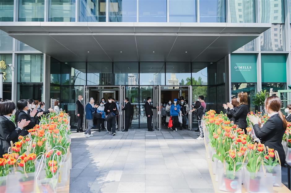 Floral farewell for workers leaving quarantine