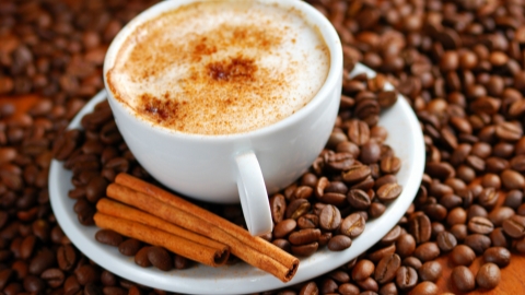 Derrama los granos sobre lo que significa el café para los residentes encerrados