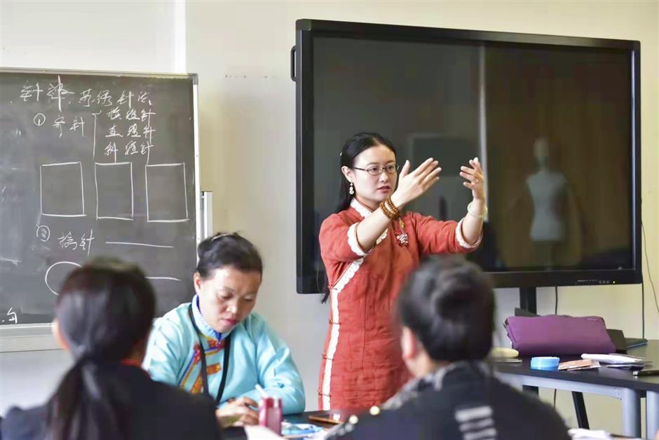 Revival of ancient Su embroidery craft gains momentum in Jiading