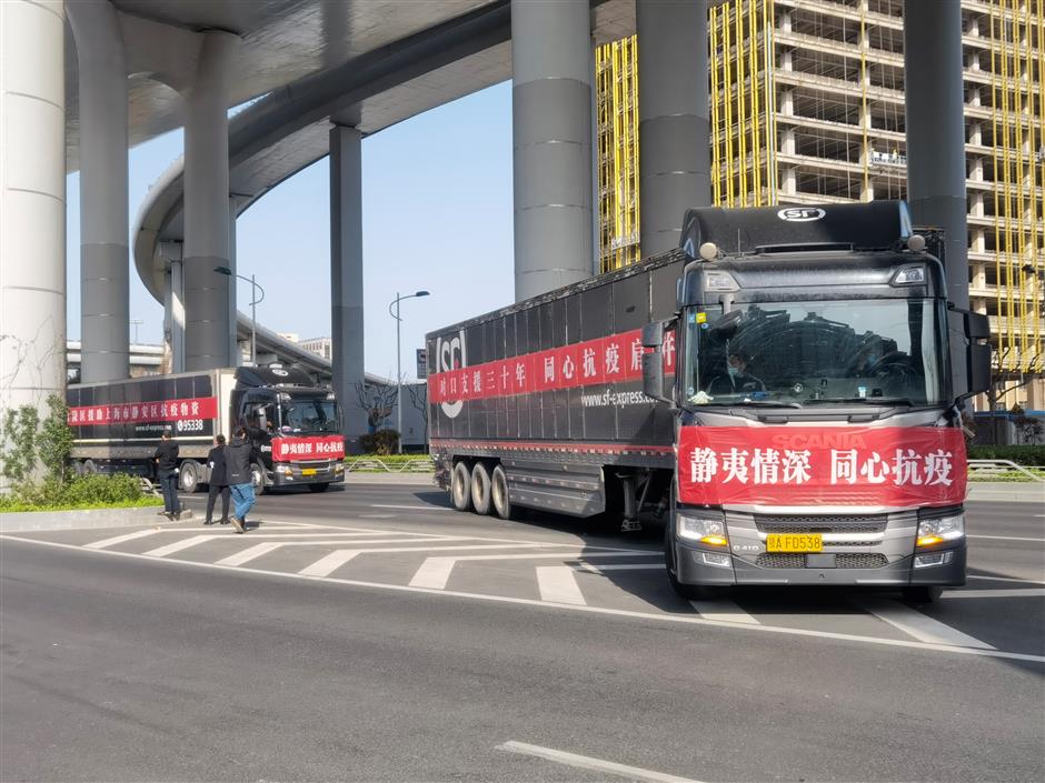 Regions rush to Shanghai's rescue with food supplies