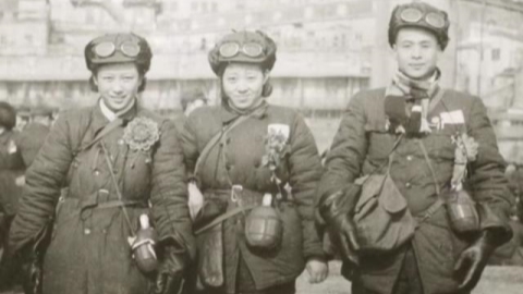 Wartime photo reveals elderly COVID patients' shared history - Vimarsana News