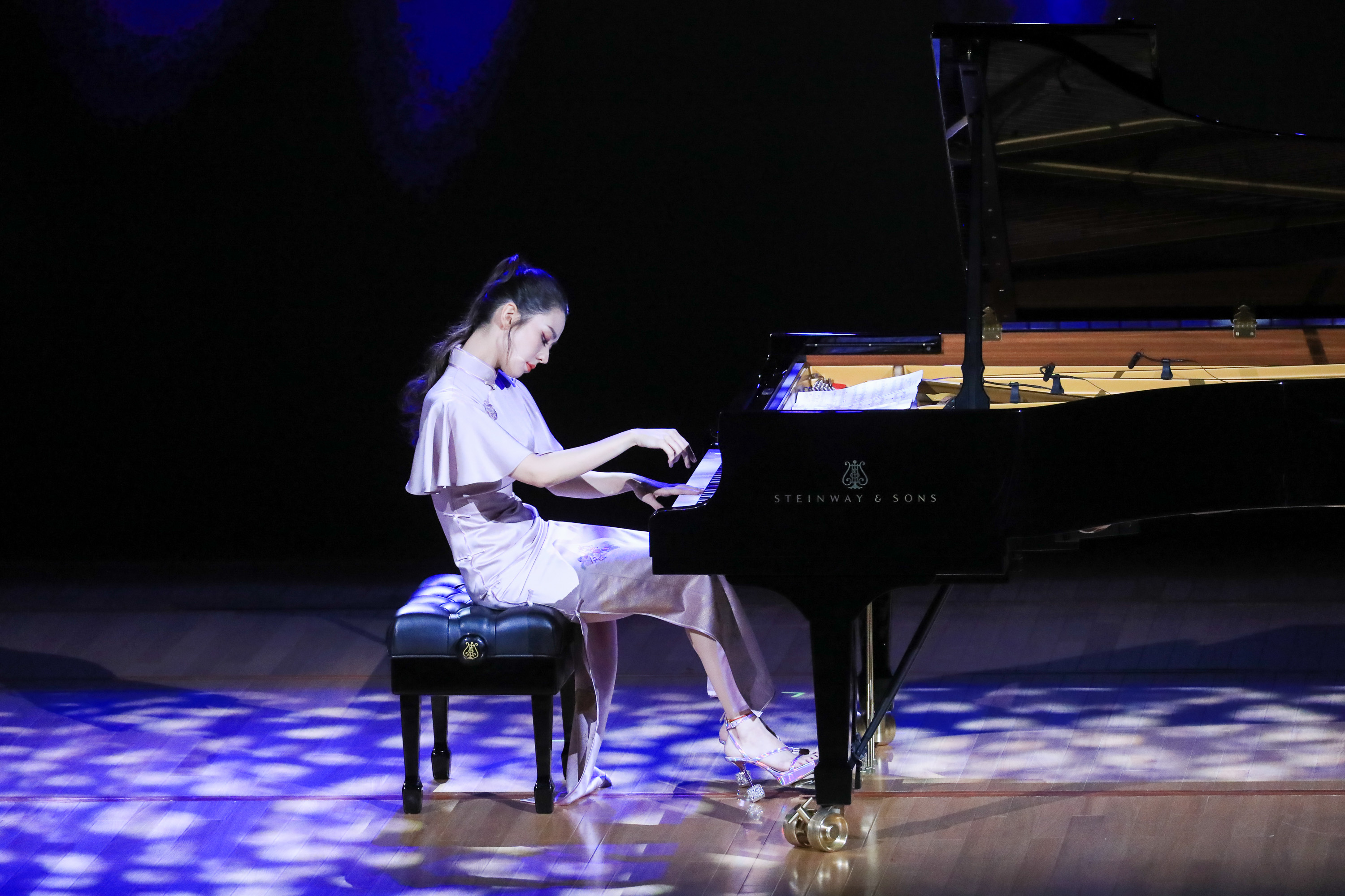 Lang Lang surprises his wife at her debut Shanghai performance SHINE News