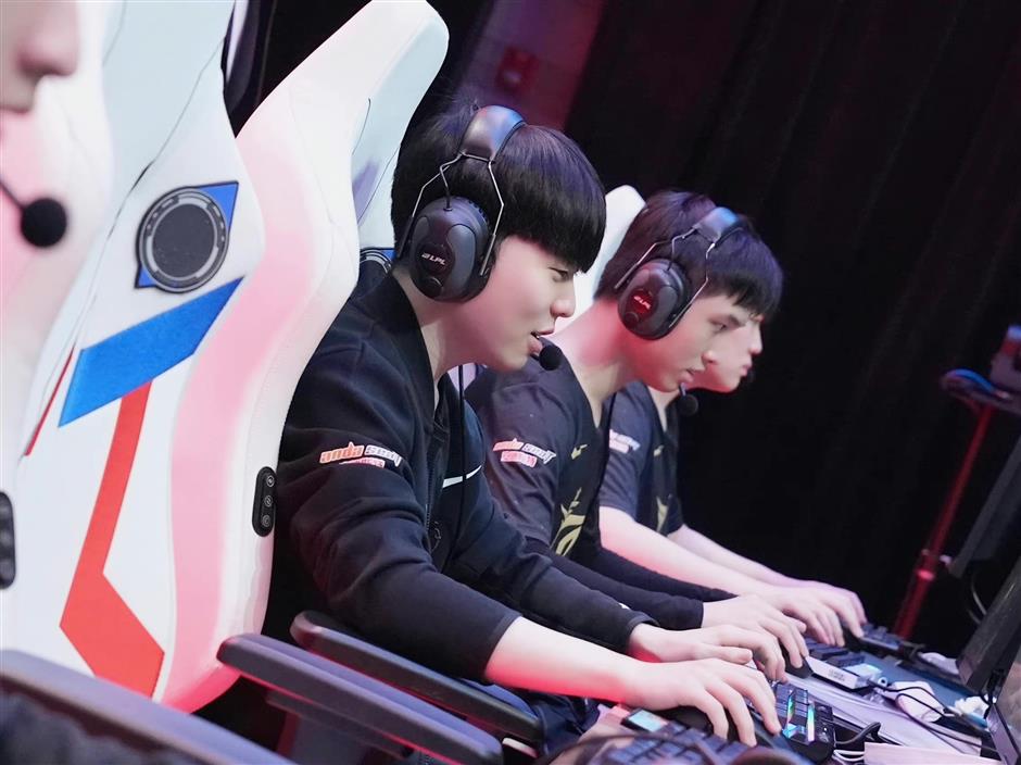 Asia's top two eSports nations compete and intermingle