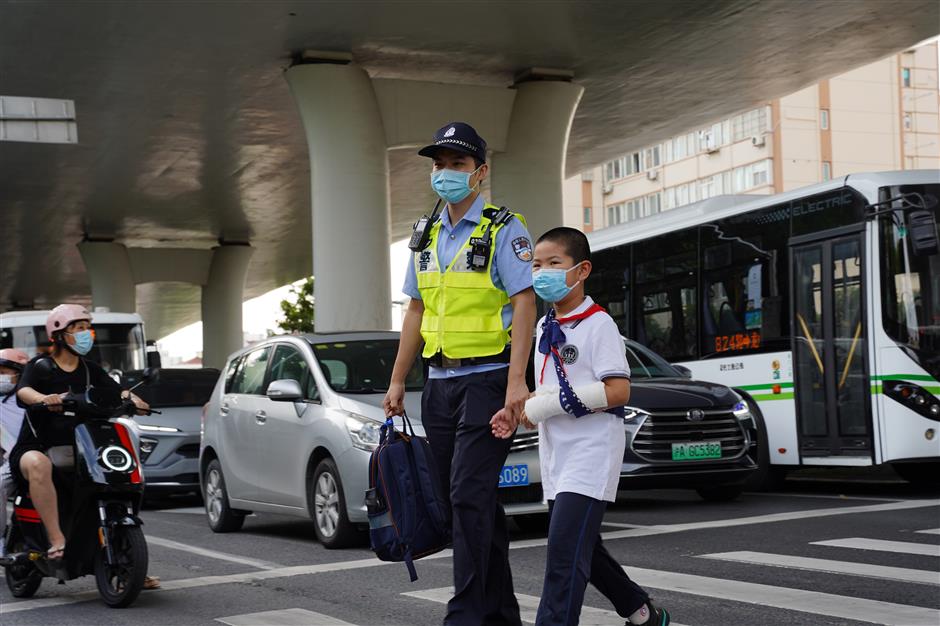 Police ensure safety on first day of new school semester