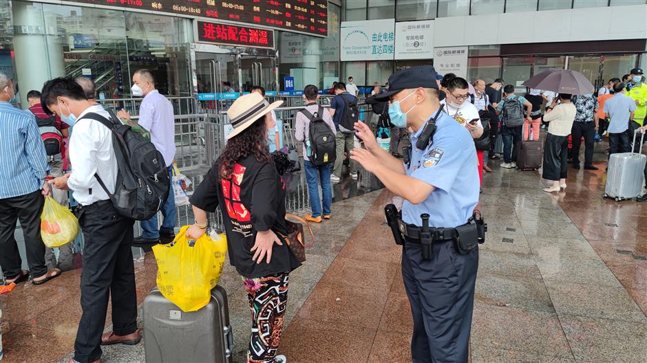 Muifa wreaking havoc on Yangtze Delta rail service SHINE News