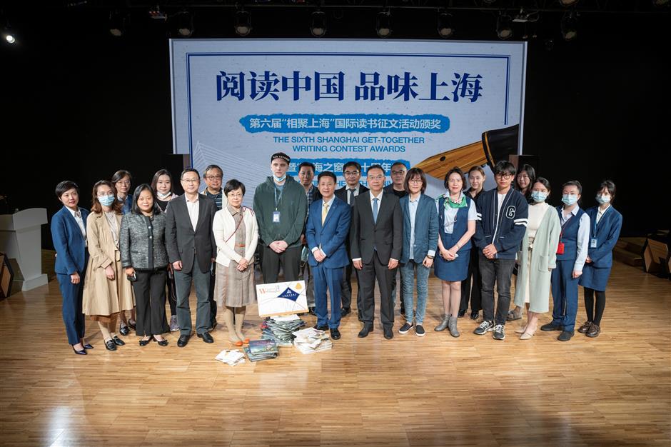 An Argentinian's story on Shanghai cafes wins the top prize in a writing contest