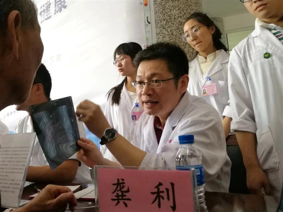TCM experts increase public awareness of arthritis and acupuncture through social media
