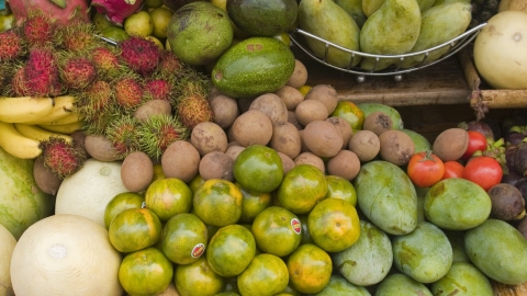 Laotian fruits, vegetables to hit market under CIIE deal - Vimarsana News