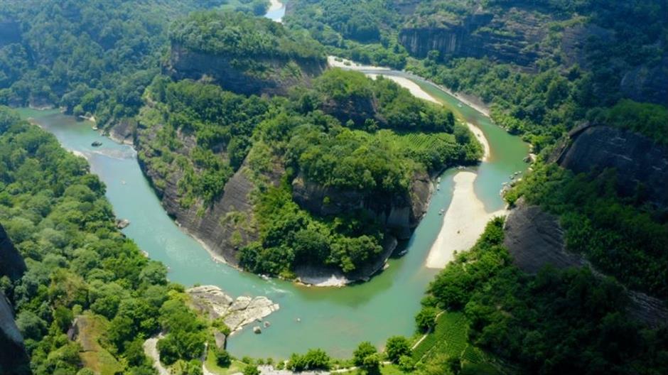 Documentary series records beauty of China's national parks