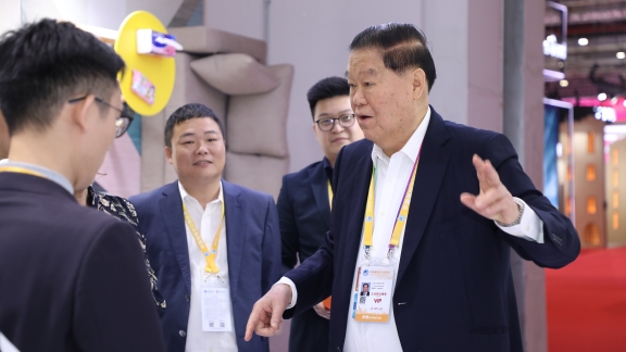 Indonesian paper tycoon hails Shanghai, thrives in China - Vimarsana News