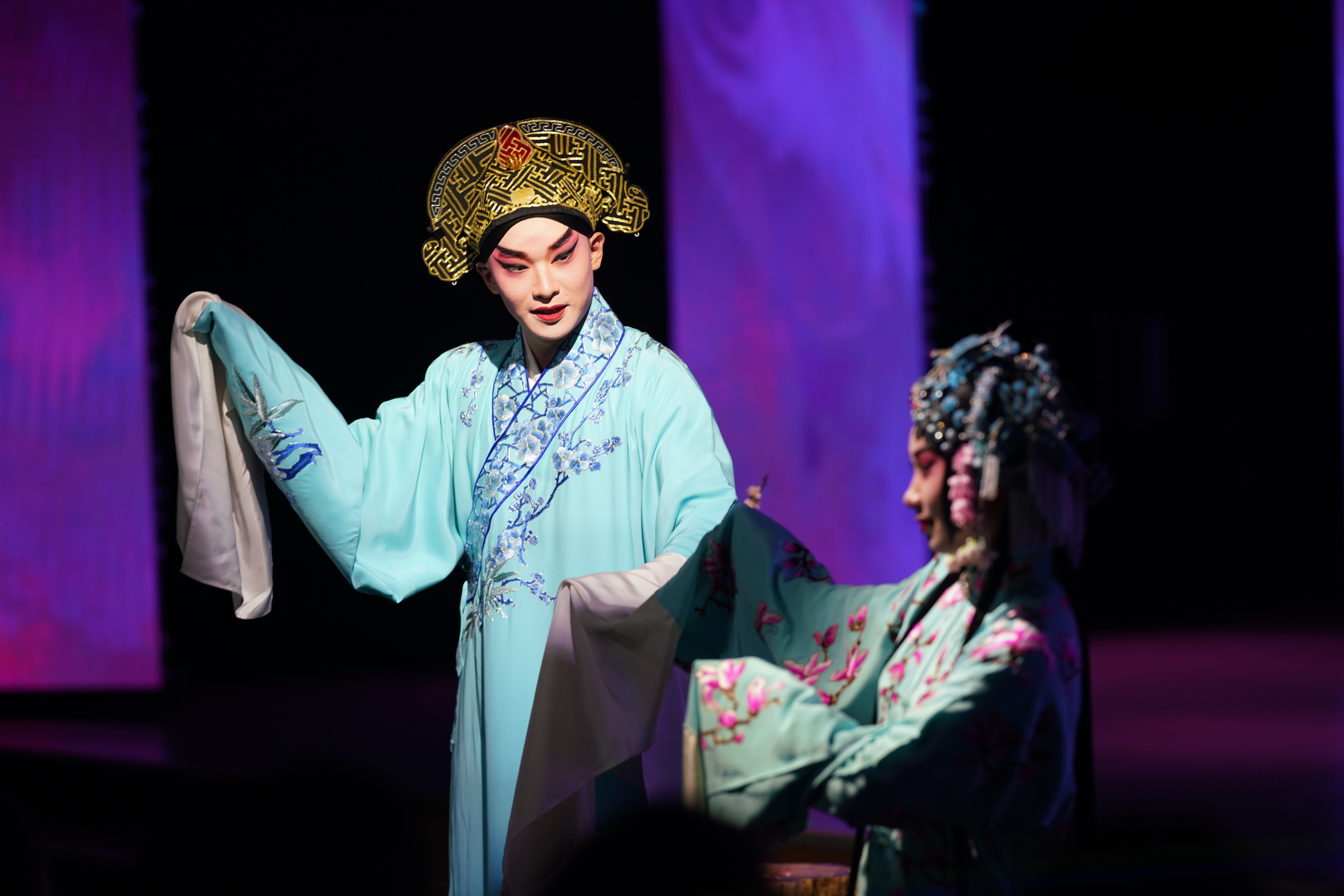 Traditional Chinese opera cultural feast raises curtains in Xuhui ...