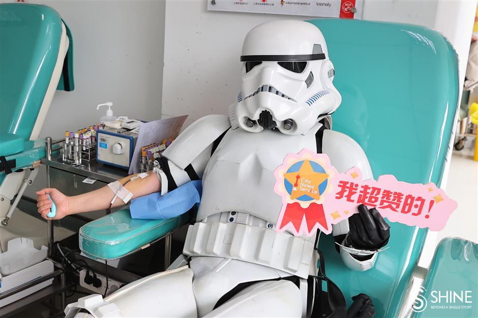 Volunteers step up to donate blood on Lantern Festival