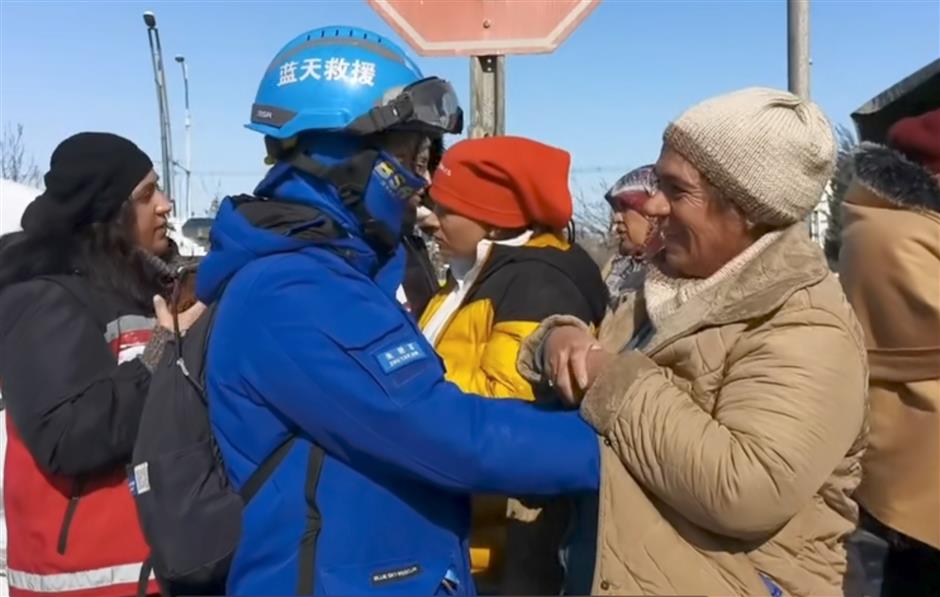 Chinese rescue teams continue efforts after critical 72-hour mark