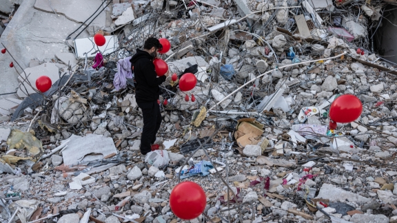 Turkish president pledges to build new homes for displaced quake survivors in 1 year - Vimarsana News